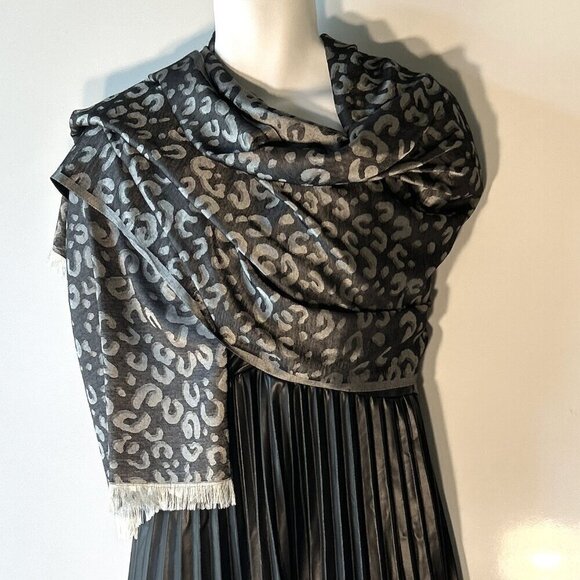 Reversible Leopard animal print silky black/silver scarf-wrap artsy Parisian - Picture 1 of 7